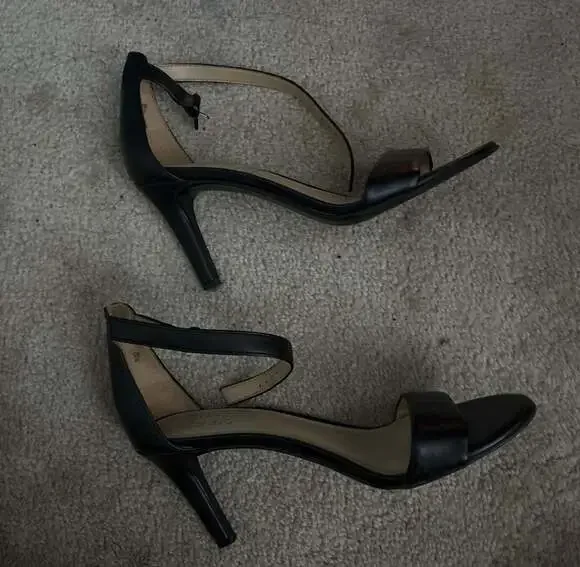 carolina herrera dress black and white Corrente P000927 Egea Sandals Black main image 1